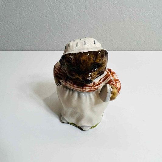 Royal Albert Figurine Mrs Tiggy Winkle 1989 Porcelain Hedgehog Beatrix Potter
