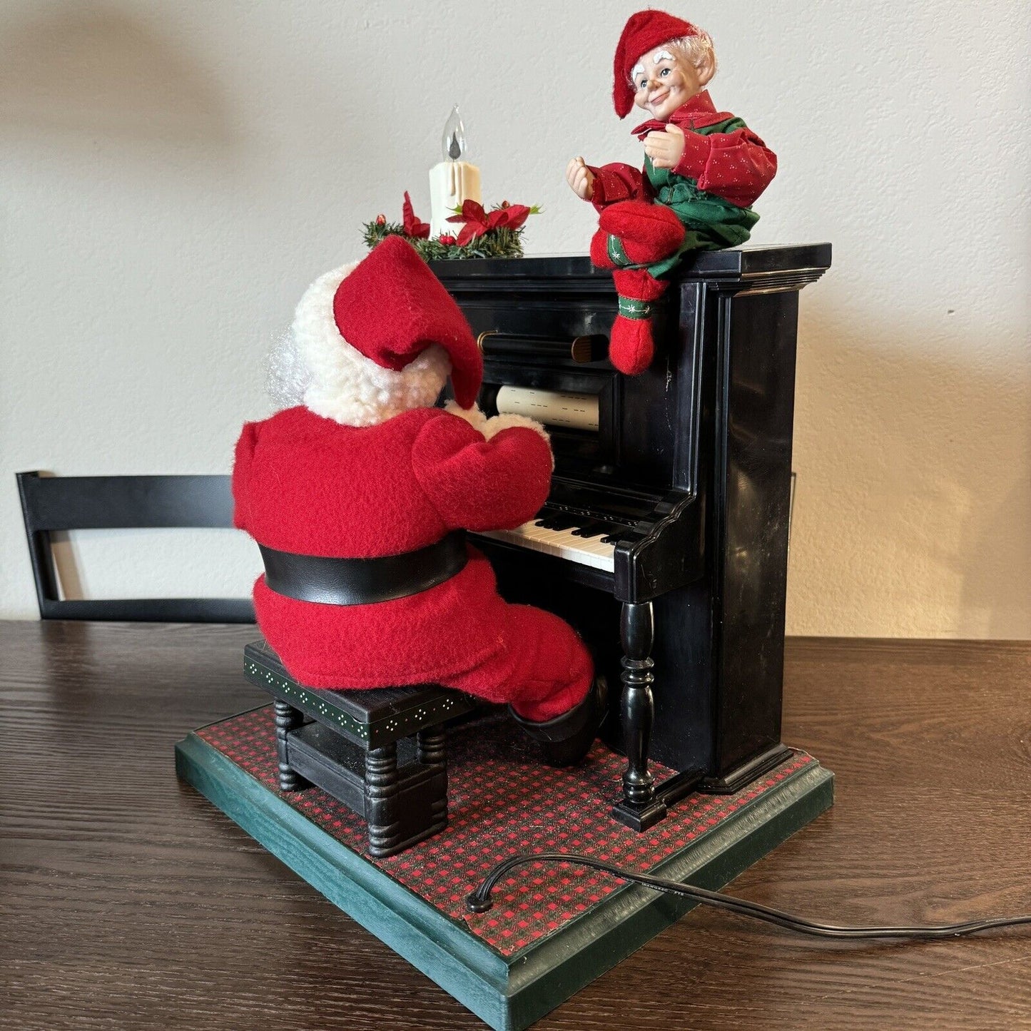 Holiday Creations Sing-Along with Santa Animated Cassette Player 1995 Works XL