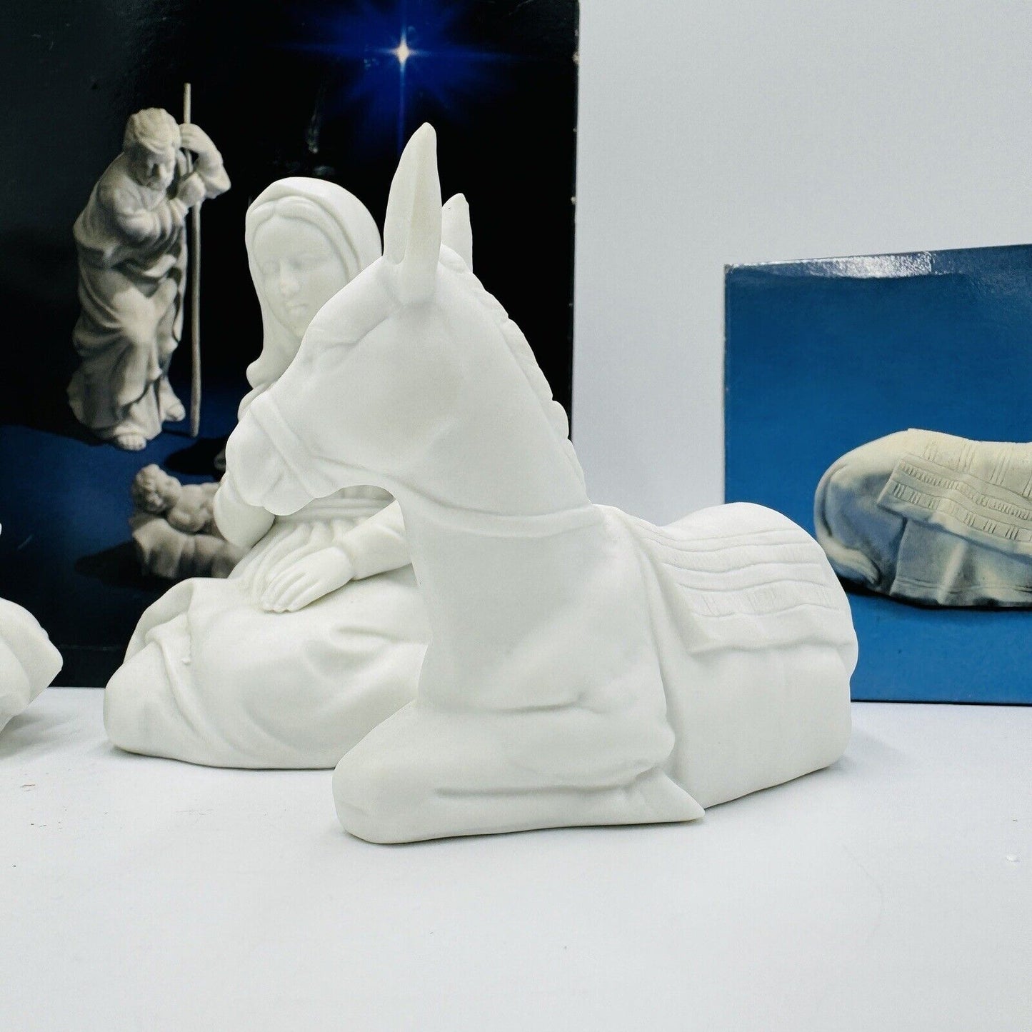 Vintage Avon Nativity Collectibles White Bisque Porcelain 5 Piece Figurines 1987