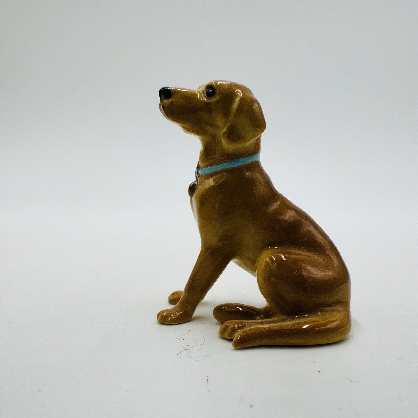 Hagen Renaker Labrador Retriever Dog Sitting Miniature Porcelain Figurine