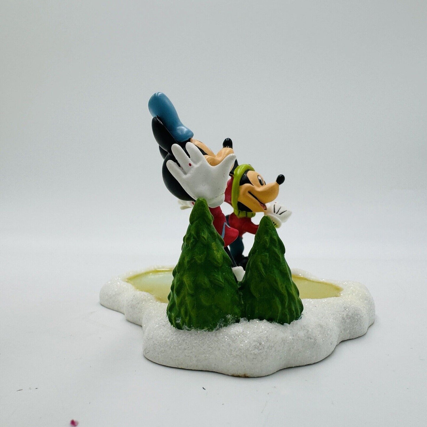 Department 56 Disney Christmas Village Mickey & Minnie Go Skating Figurine