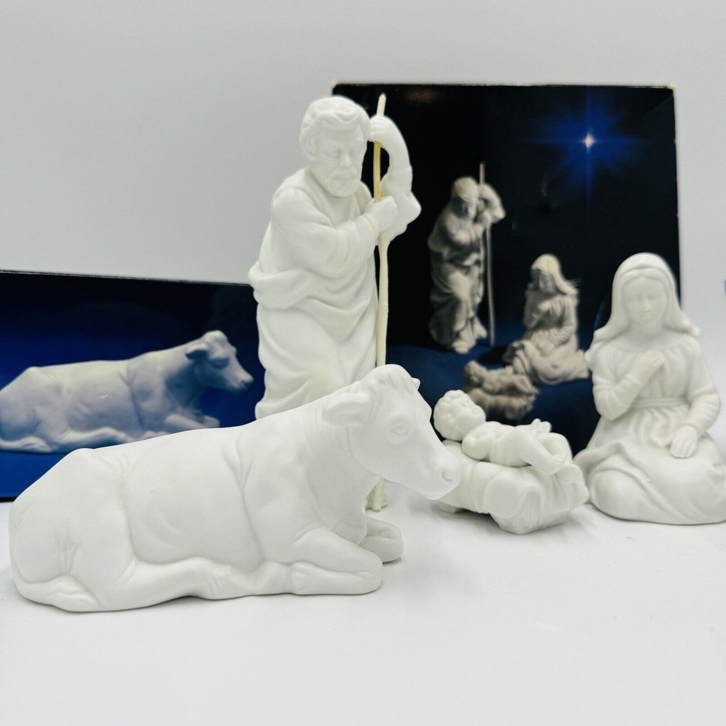 Vintage Avon Nativity Collectibles White Bisque Porcelain 5 Piece Figurines 1987
