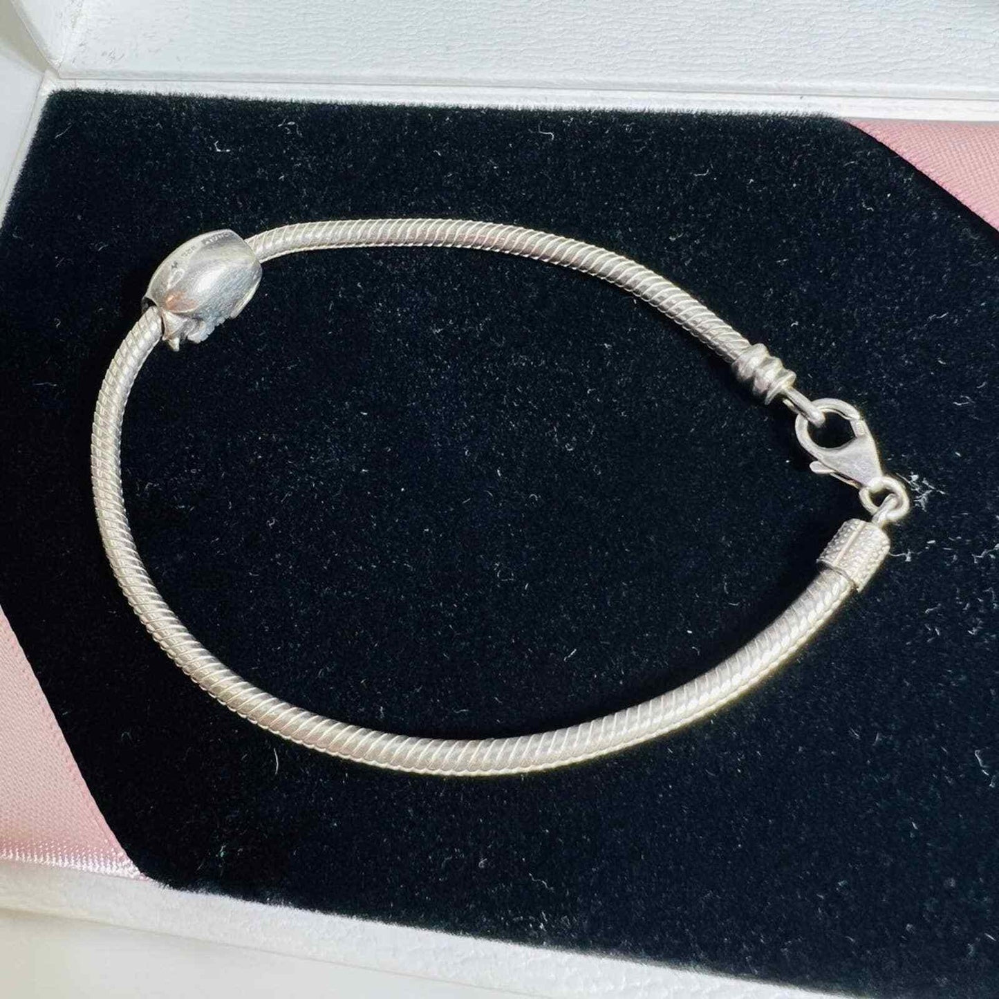 Chamillia Women's Jewelry Bracelet Sterling Silver Sleeping Cat Charm Metal 925
