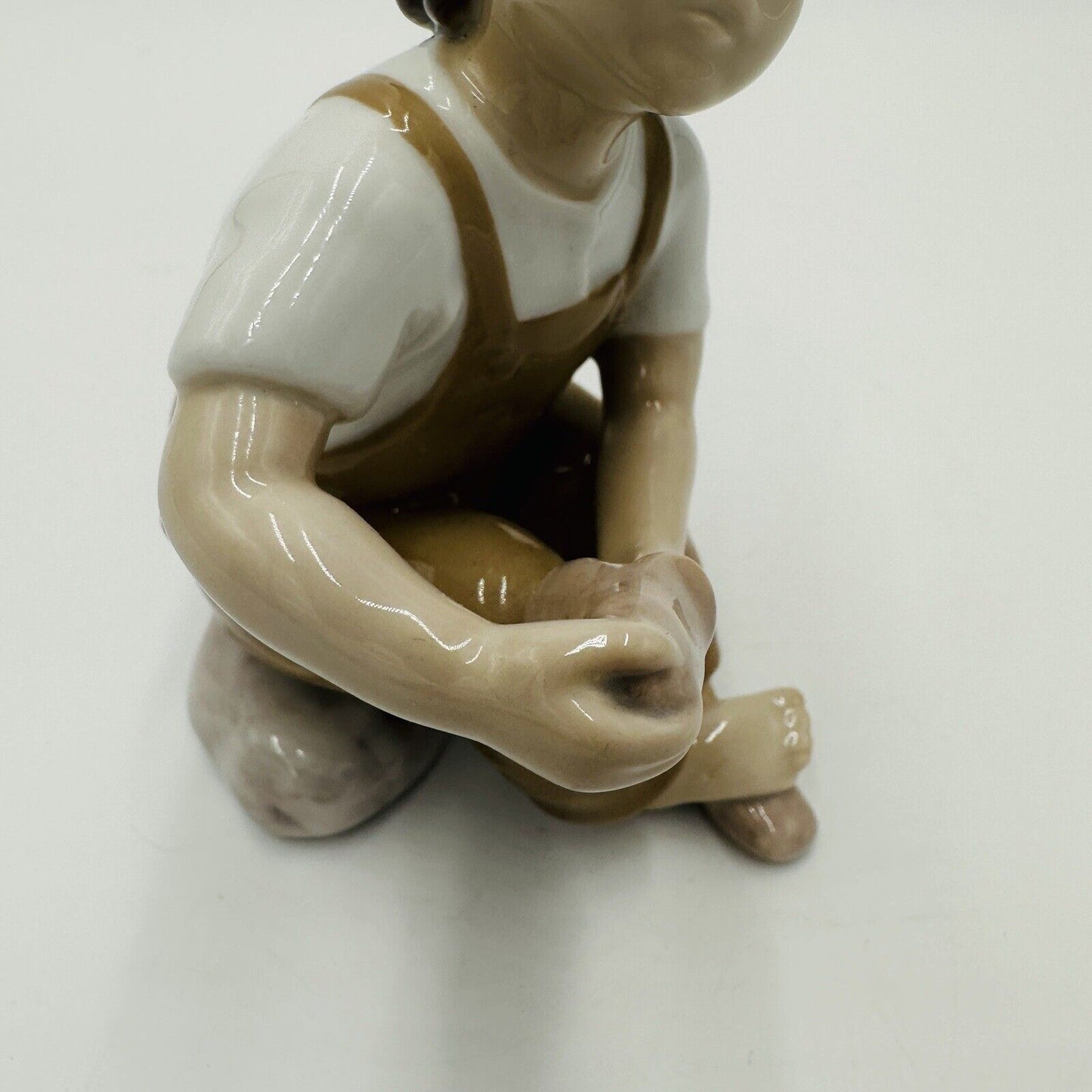 Bing & Grondahl Figurine Boy Shoe in Tan Pants Help Me Mum Denmark Vintage 2275