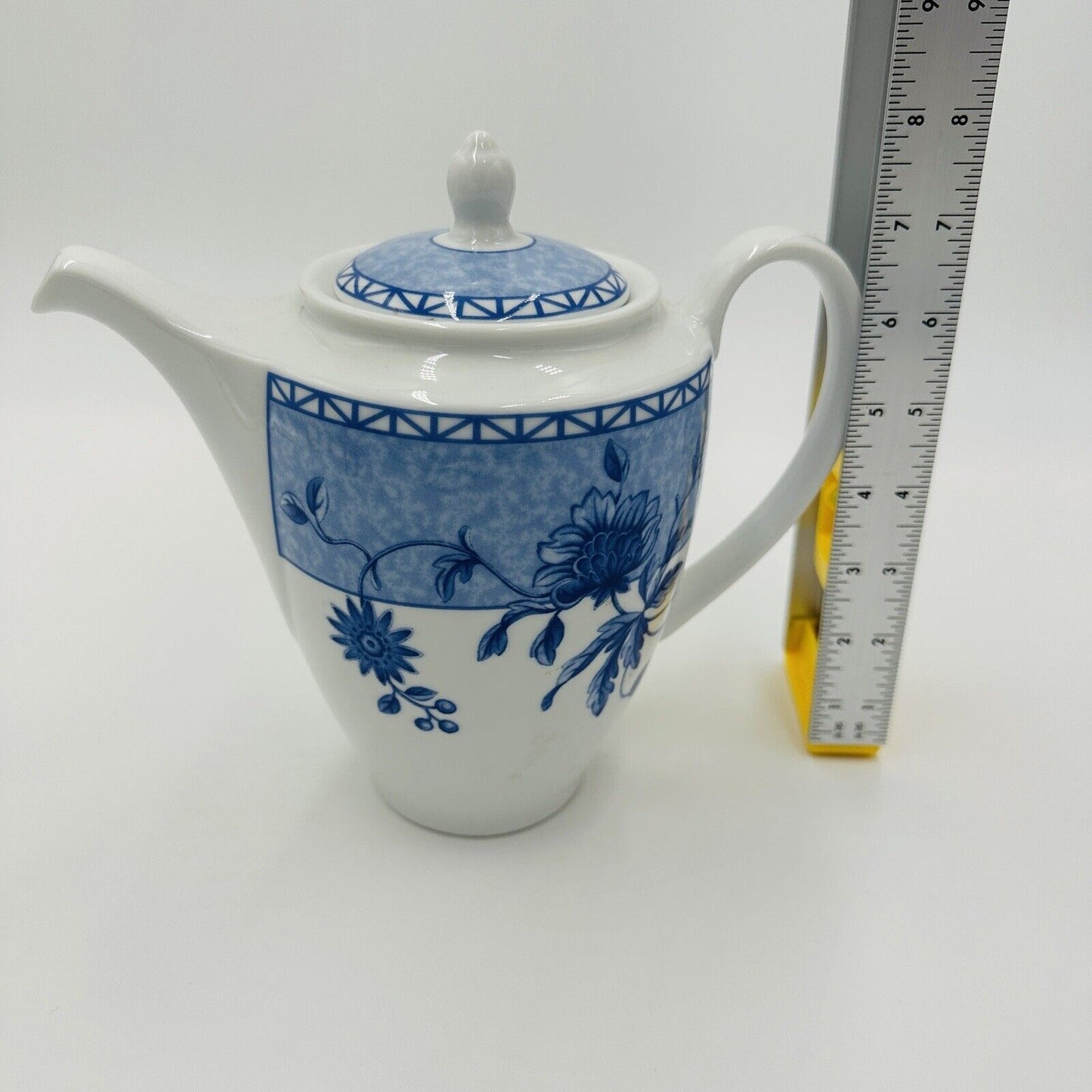Wedgwood Coffee Pot Mikado Blue and White Porcelain Servewear Vintage Home China