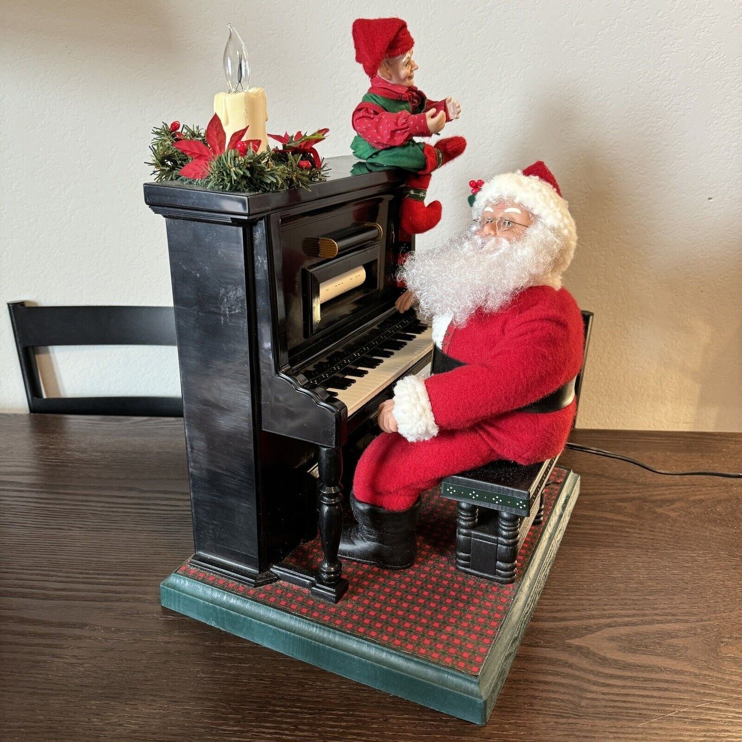 Holiday Creations Sing-Along with Santa Animated Cassette Player 1995 Works XL