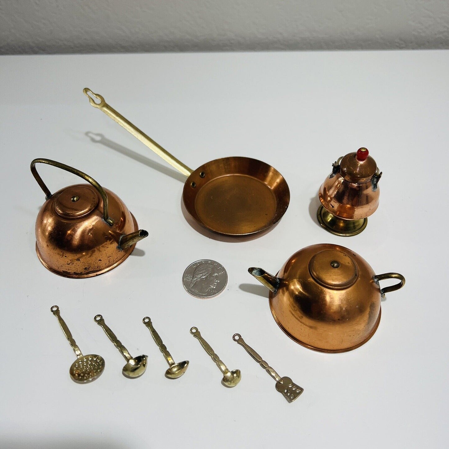 Dollhouse Miniatures Camping 9 Pieces Copper Pots made in England Collectibles