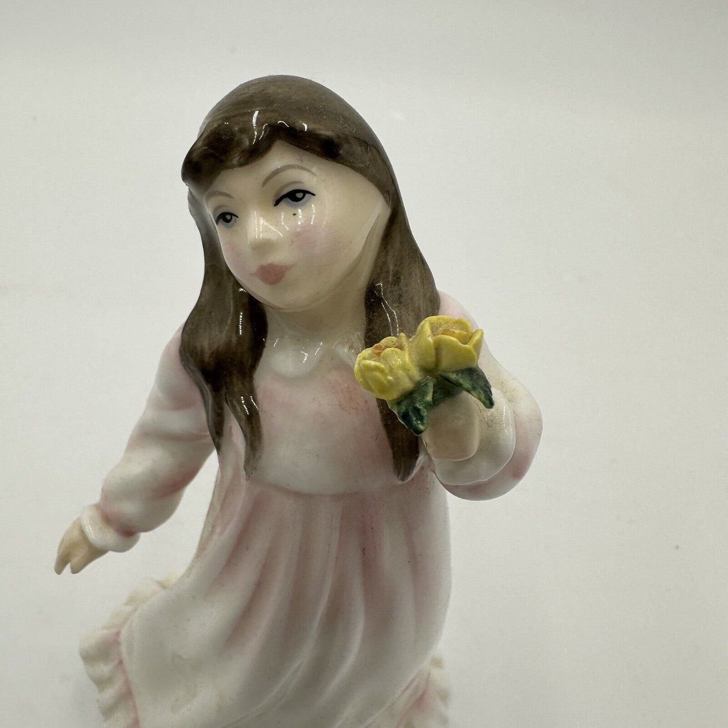 Royal Doulton Figurine Flowers For Mother Handpainted HN3454 England Porcelain