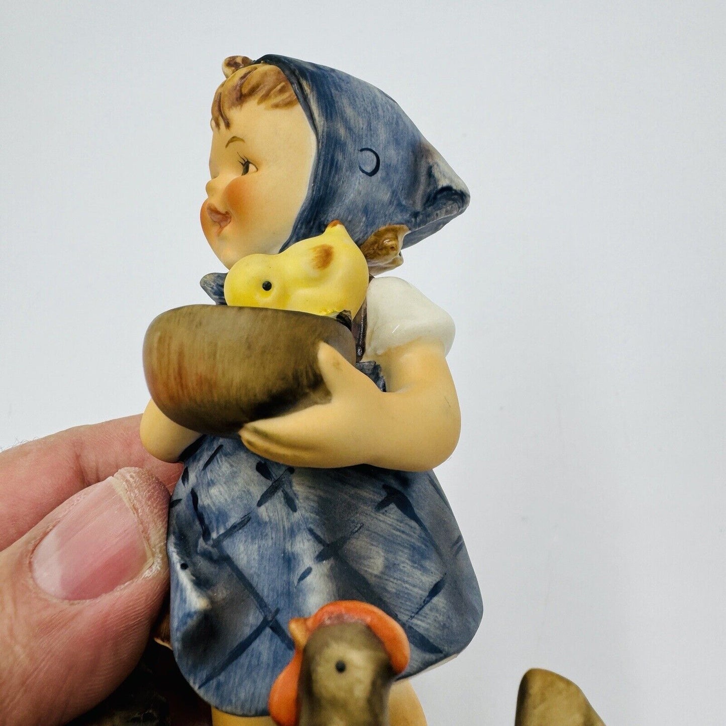 Hummel Goebel West Germany Little Girl with Chickens Feeding Time 199/0 Figurine