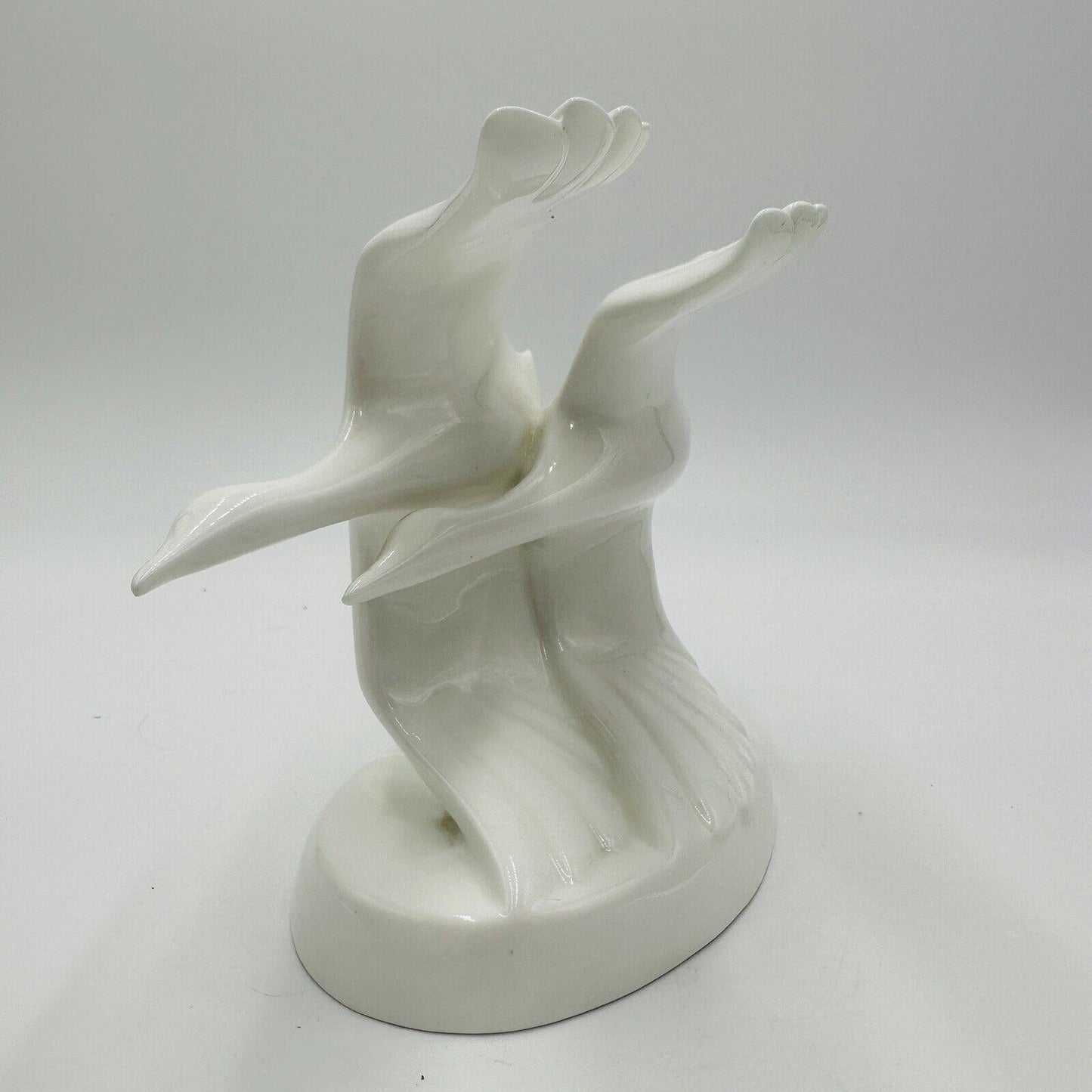 Royal Doulton Figurines "Going Home" Flying Geese 1982 #HN3527 White Glossy