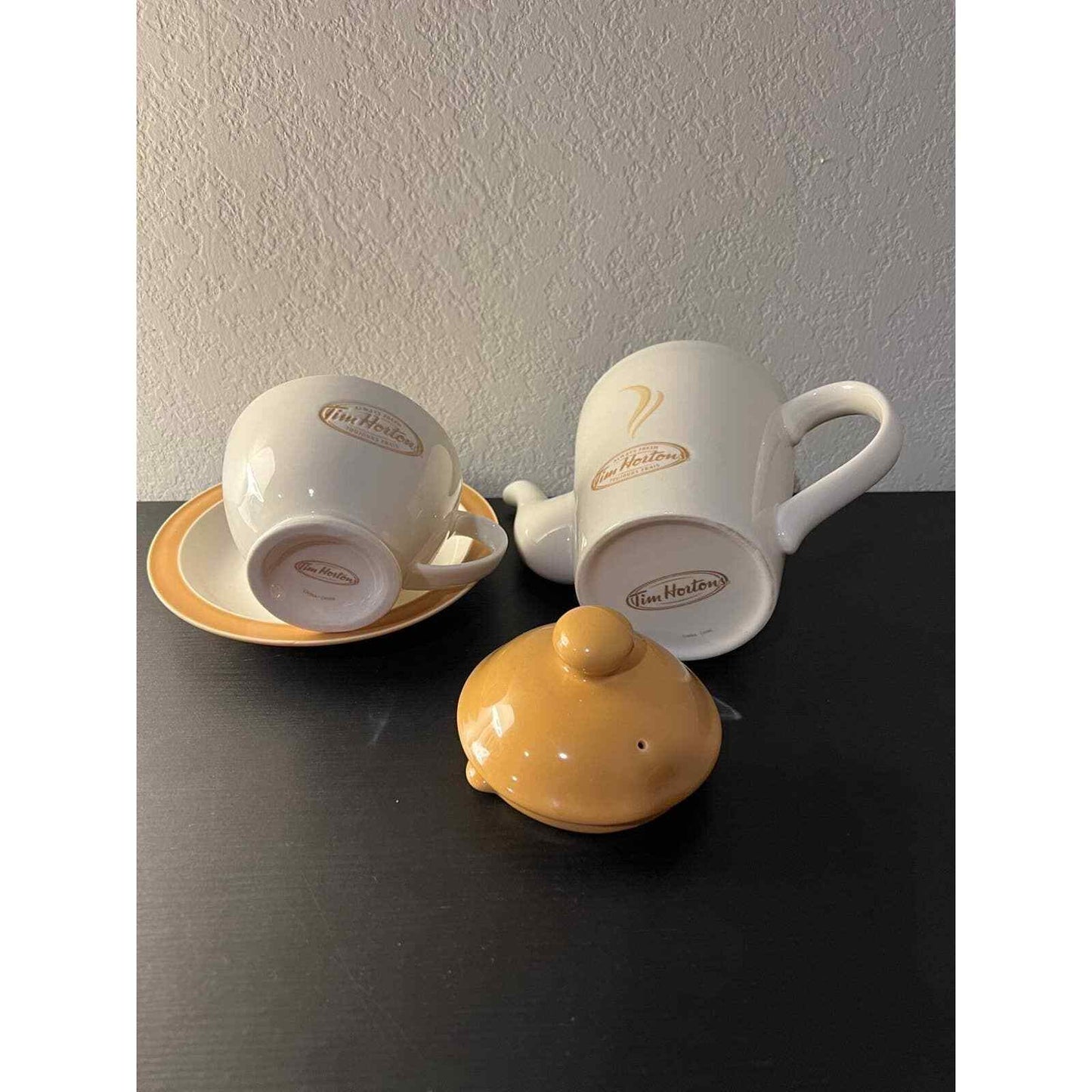 Tim Horton Coffee Pot & Coffee Cup Mug Yellow Drinkware Canada Porcelan