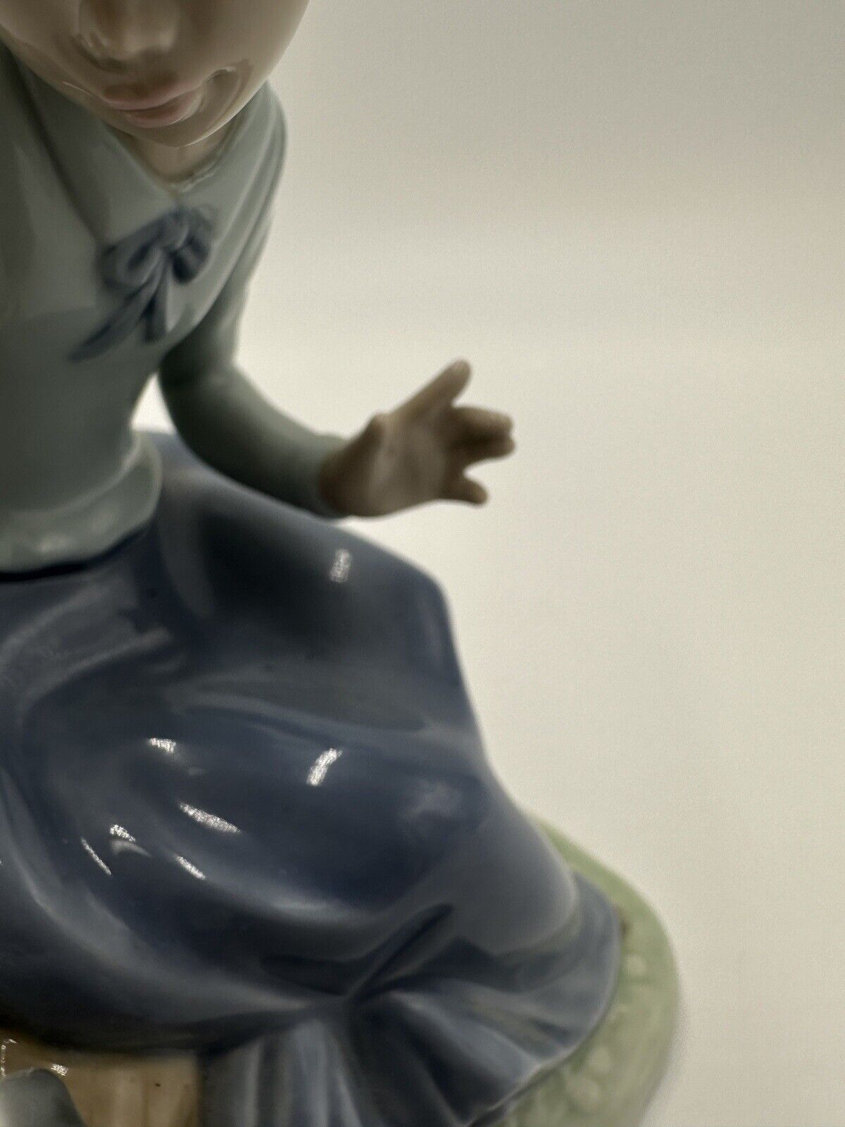 Lladro Nao Stories to Lulu Figurine 01091 Hand Painted Spain Porcelain Sculpture