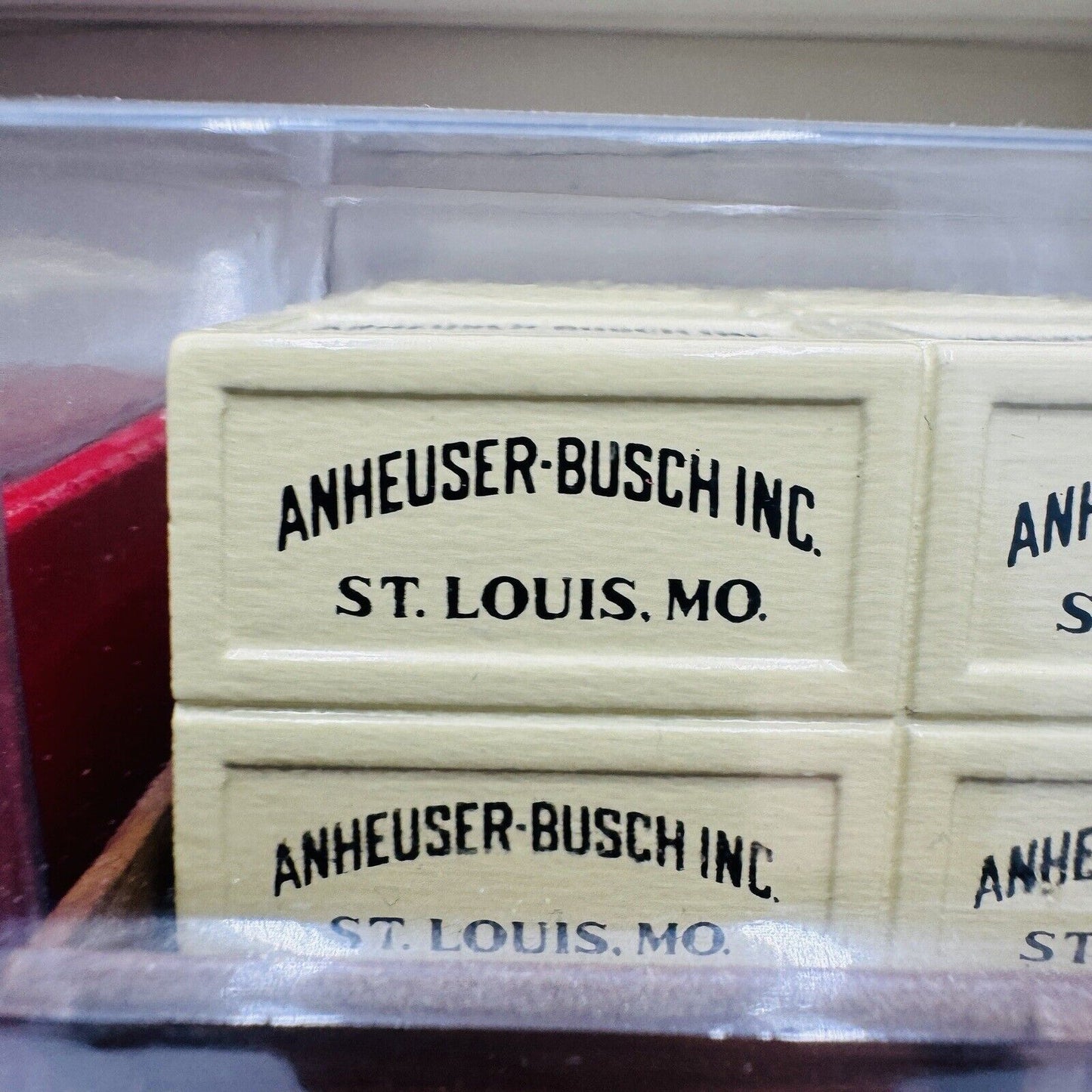 ERTL Anheuser-Busch 1926 Mack Bulldog Truck Bank W/Crates #9047 St Louis MO