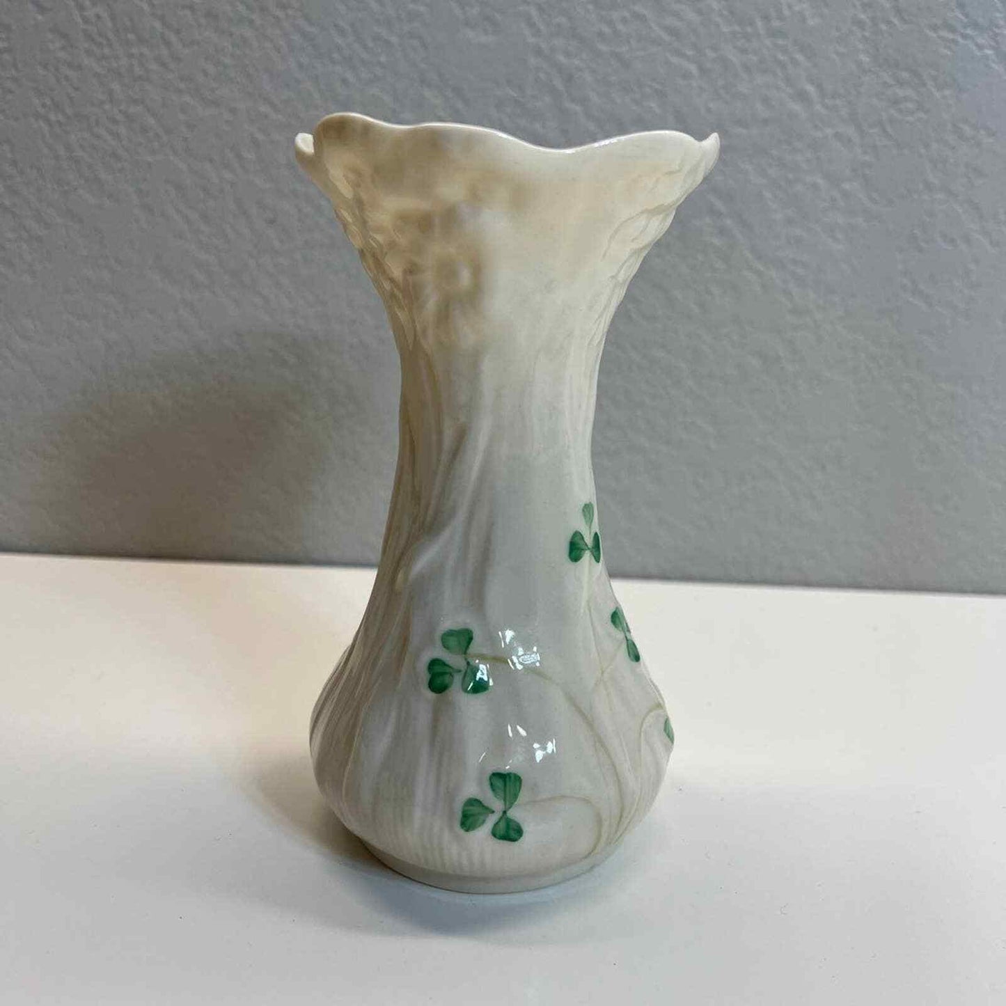 Belleek Vase Shamrocks Flower Ireland Pottery Daisy Spill Porcelain Home Decor