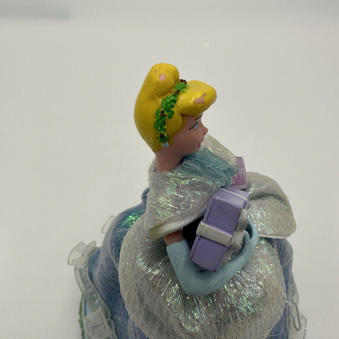 Gemmy Disney Cinderella Christmas Shopping Musical Spinning Figurine 8”