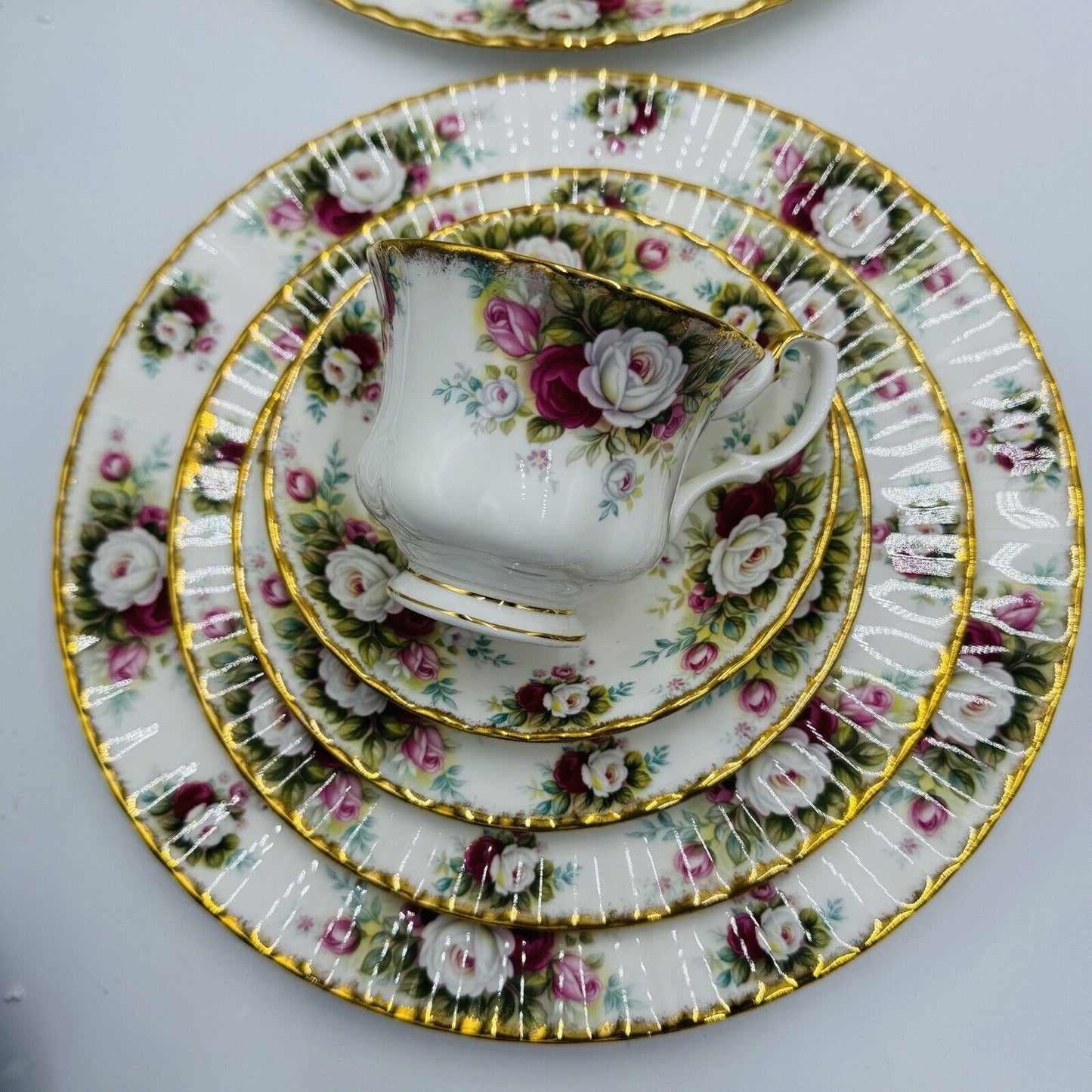 Vintage Royal Albert Bone China Celebration England 20 Pcs Floral Dinner Plates