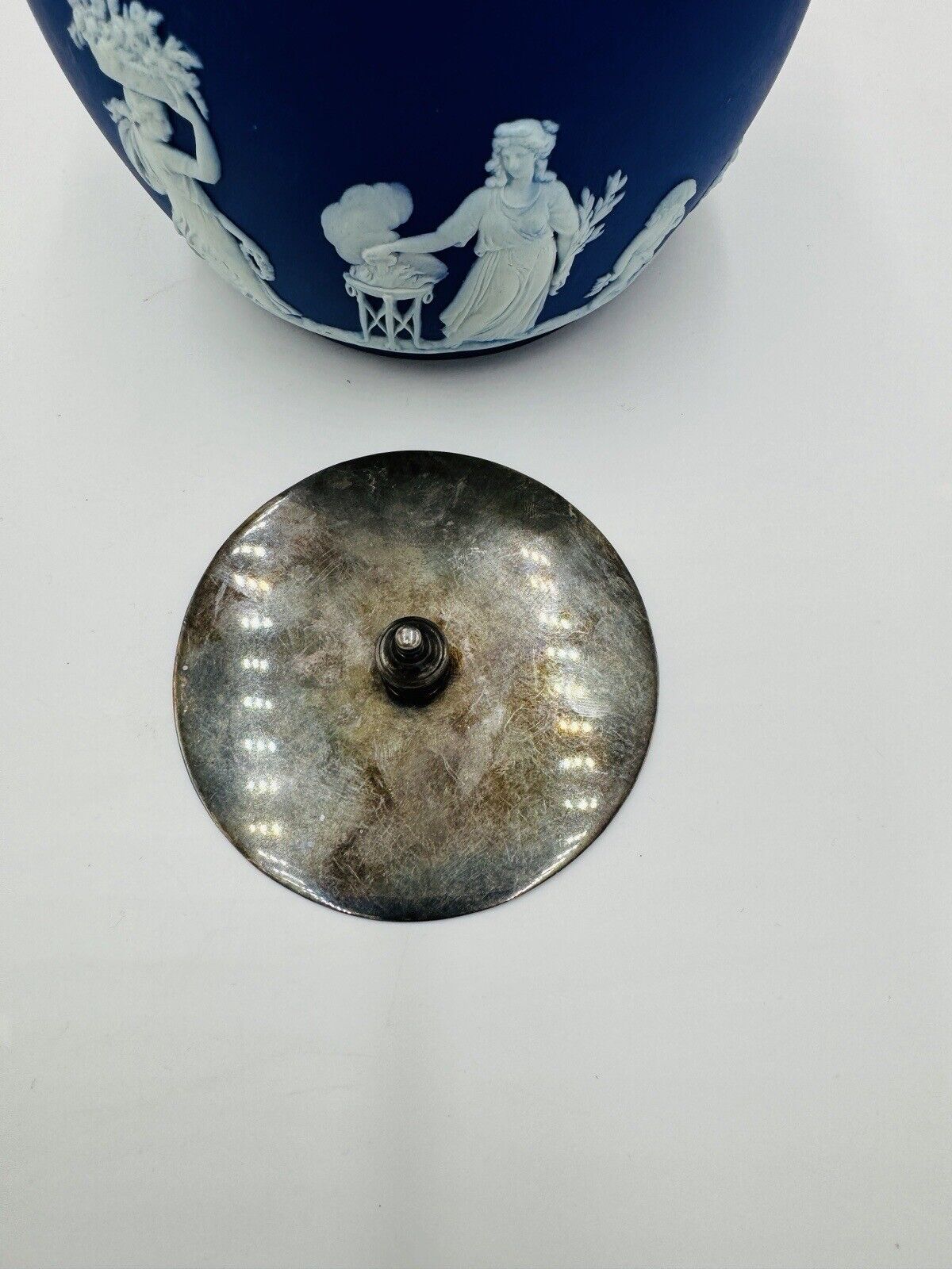Wedgwood Jasperware Dark Blue Biscuit Lid Dipped White Round Cookie Jar 1930’s