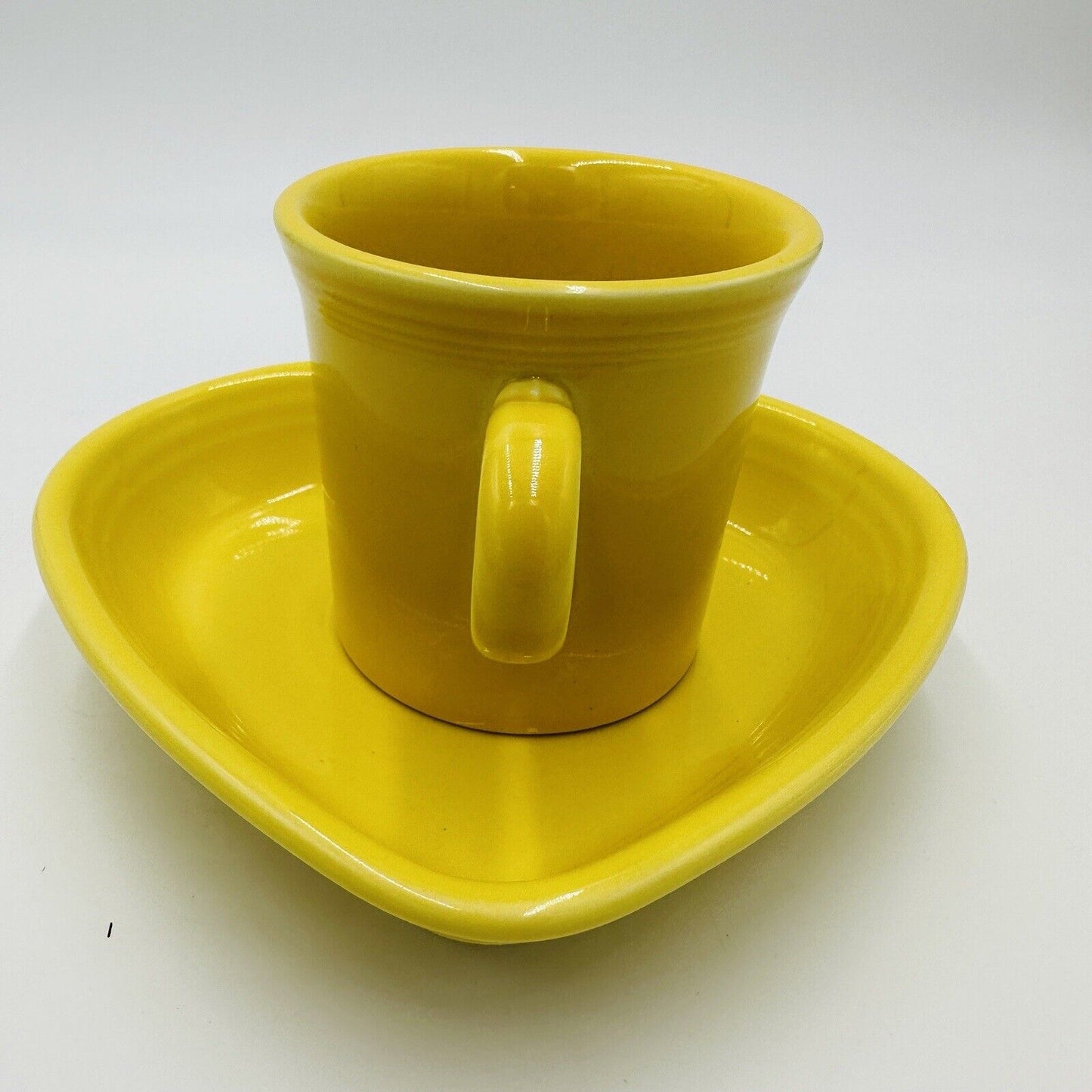 Fiestaware Yellow Heart Shaped Ray & Yellow Coffee Mug Serveware Vintage Dining