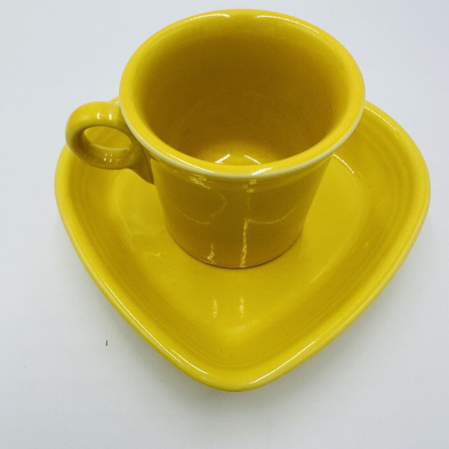 Fiestaware Yellow Heart Shaped Ray & Yellow Coffee Mug Serveware Vintage Dining