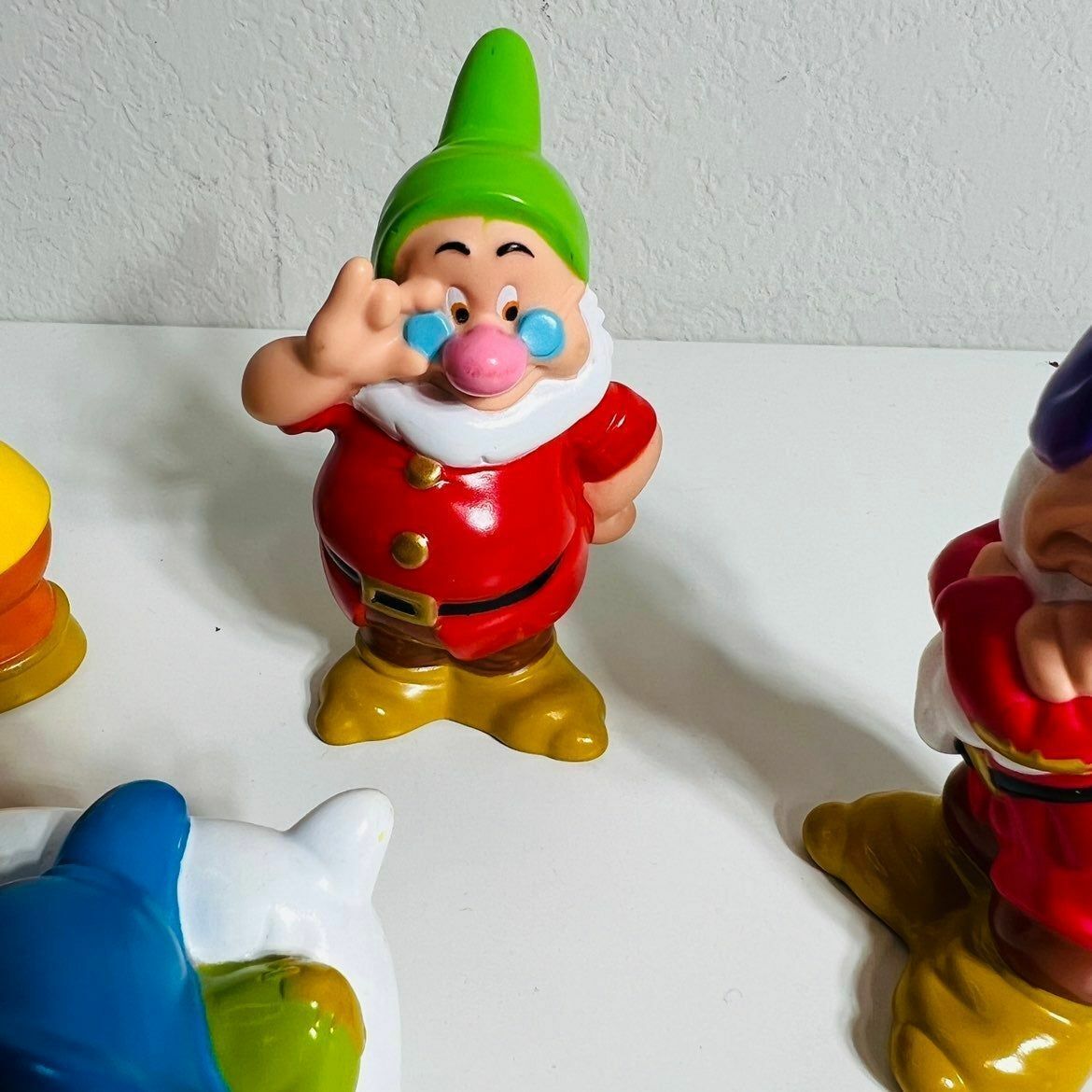 Snow White Dwarfs toy figures set of 5 toys Disney Sleepy, Bashful, Doc, Grumpy