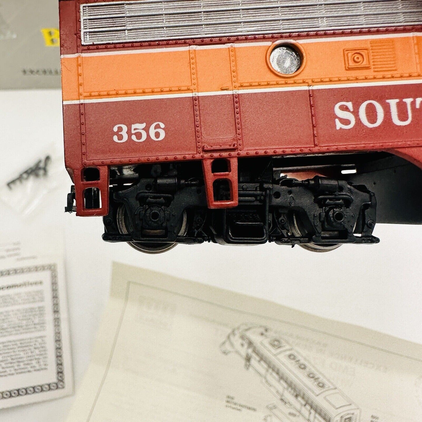 Bachmann Plus HO Southern Pacific F7A Daylight 11235 SP 356 Engine Boxed Train