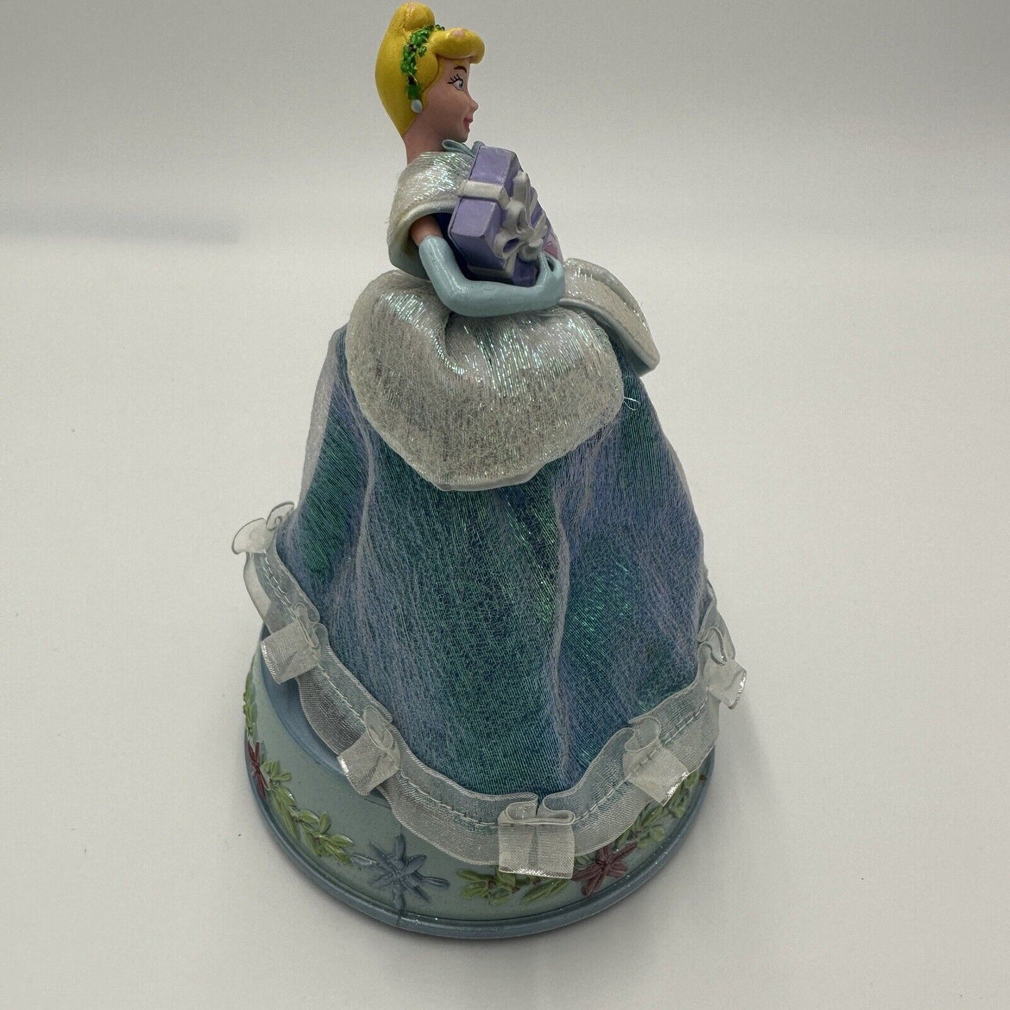Gemmy Disney Cinderella Christmas Shopping Musical Spinning Figurine 8”
