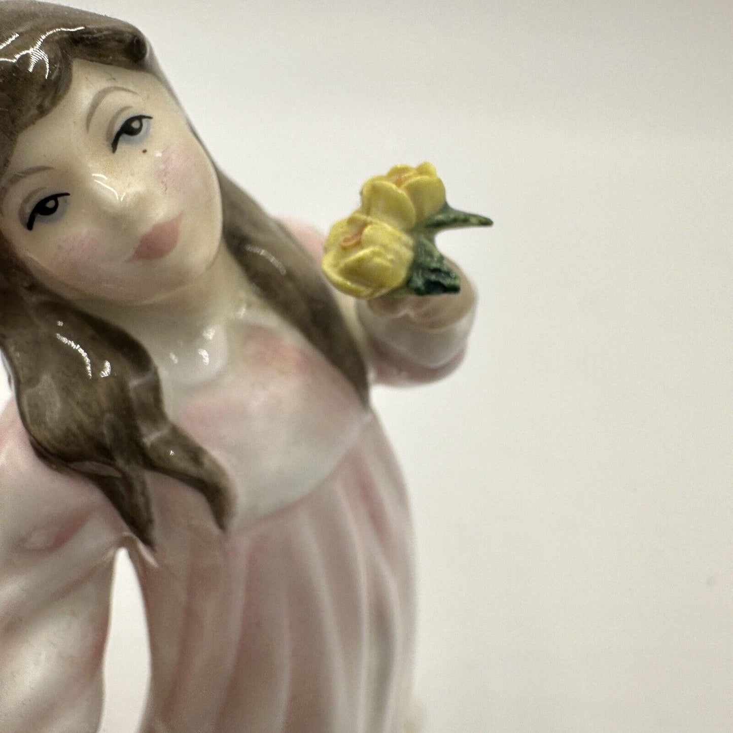 Royal Doulton Figurine Flowers For Mother Handpainted HN3454 England Porcelain