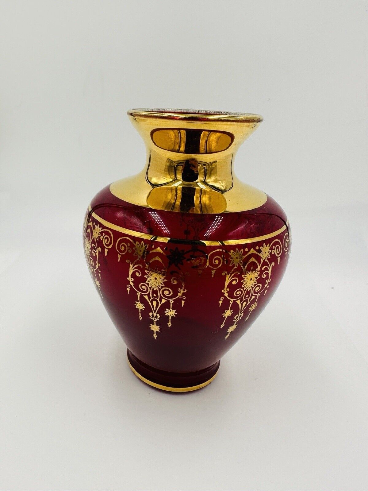 Murano Vase Glass Red Velvet Gold Trim Gilding Overlay Late 20th Century Bud
