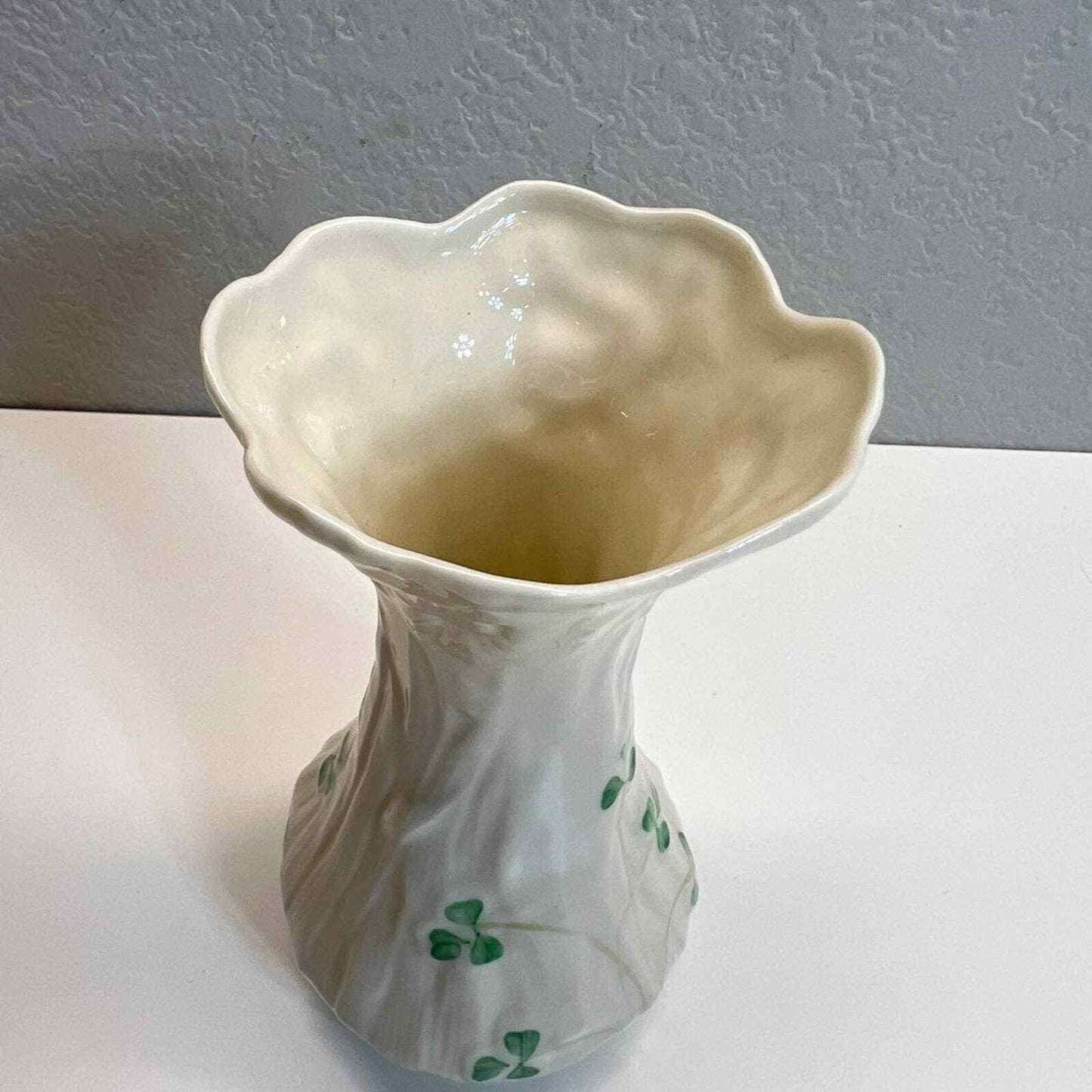 Belleek Vase Shamrocks Flower Ireland Pottery Daisy Spill Porcelain Home Decor