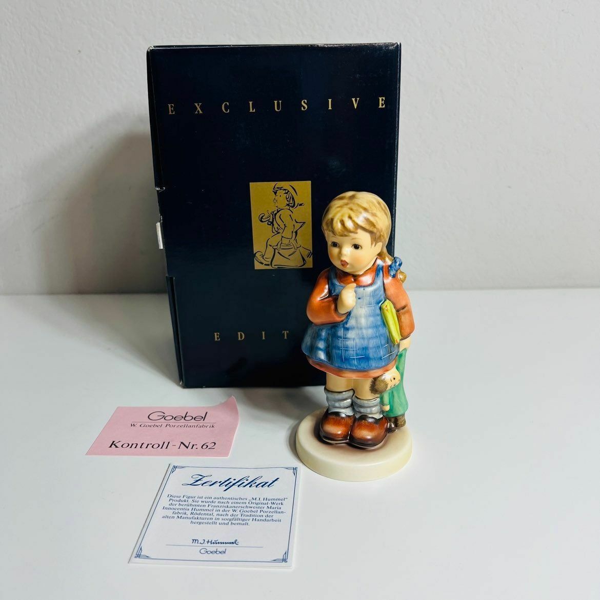 Goebel Hummel Girl Figurine I Wonder Books Learning School #486 German Sculpture