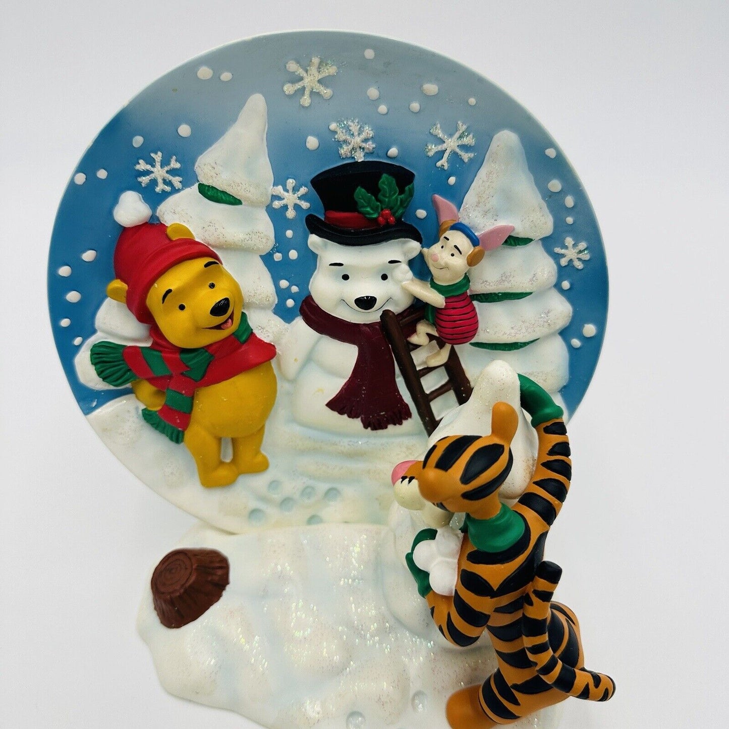 Disney Winnie Pooh & Piglet Building a Snowman Collectible 3D Plate & Tigger