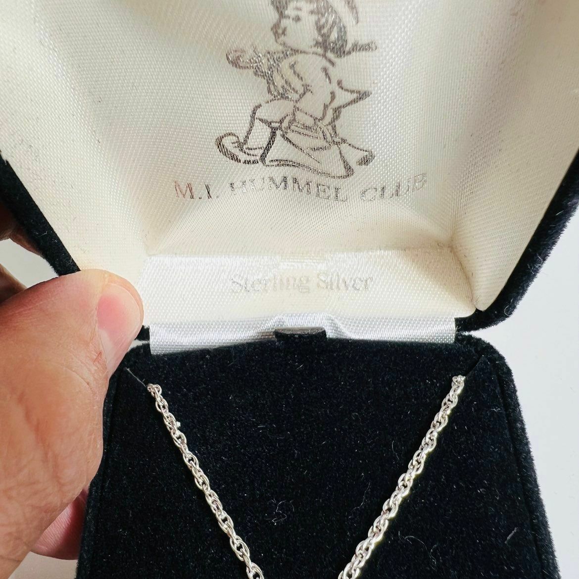 Hummel Women's Necklace 925 Fine Jewelry 1990 Club Sterling Silver Vintage
