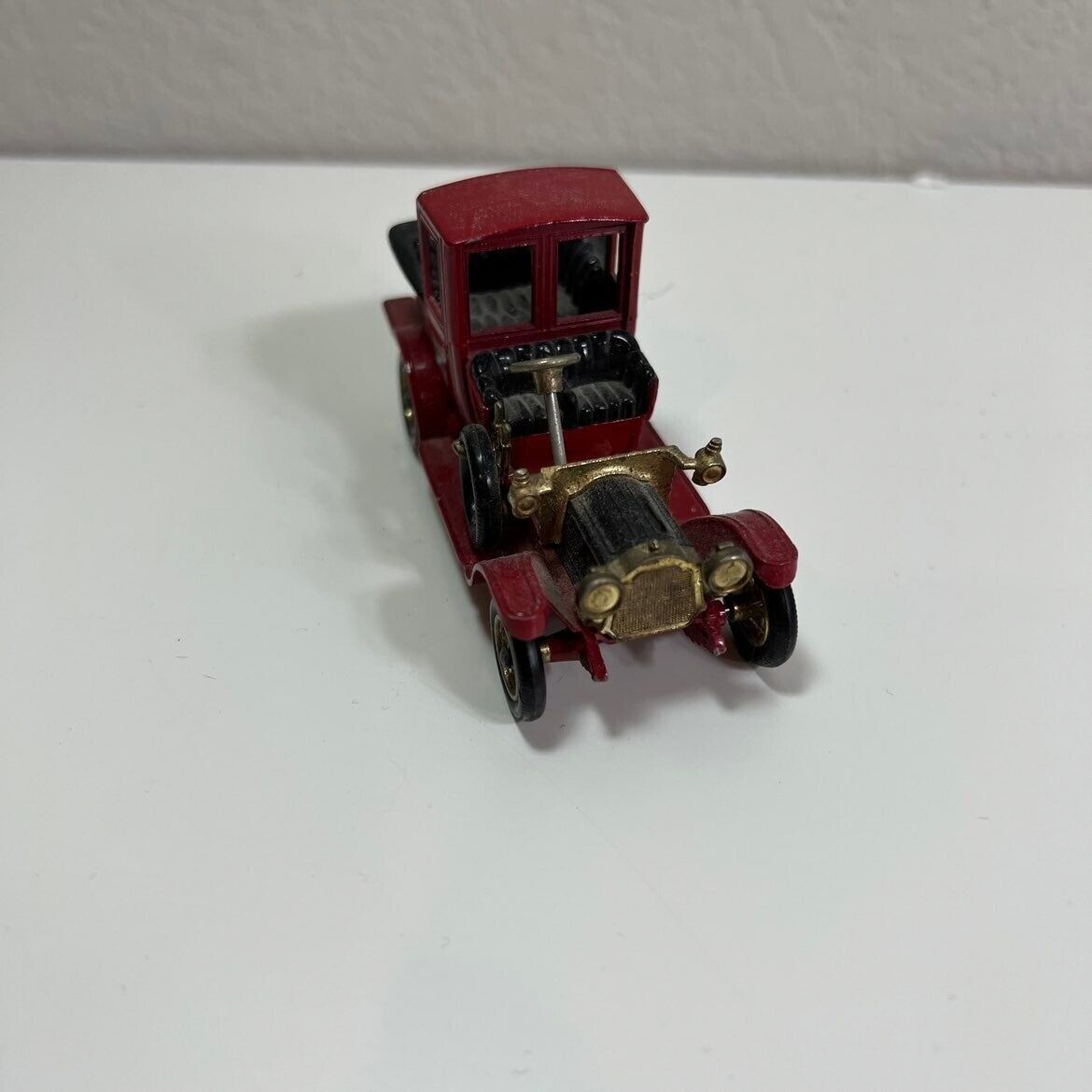 Lesney Die-cast Car Models of Yesteryear 1912 Packard Landaulet No.11 Red