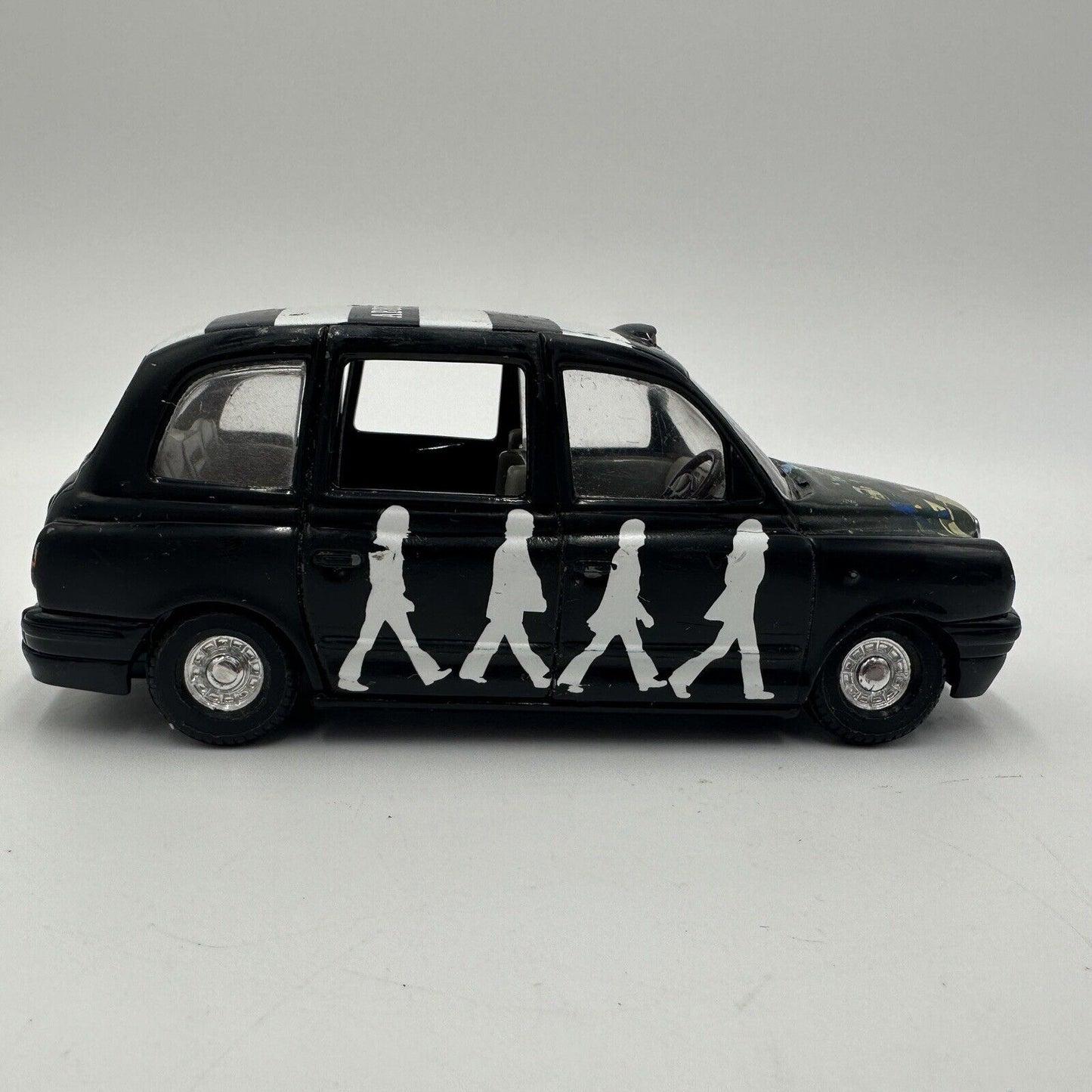 Vintage Corgi The Beatles Abbey Road Album Cover Die-Cast London Taxi Cab