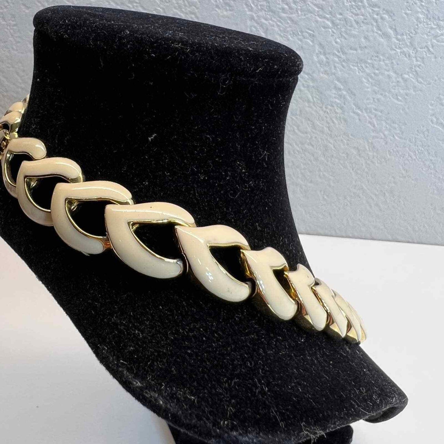 Necklace Costume Jewelry Chain Cream Enamel Gold Plated Statement 1980s Vintage