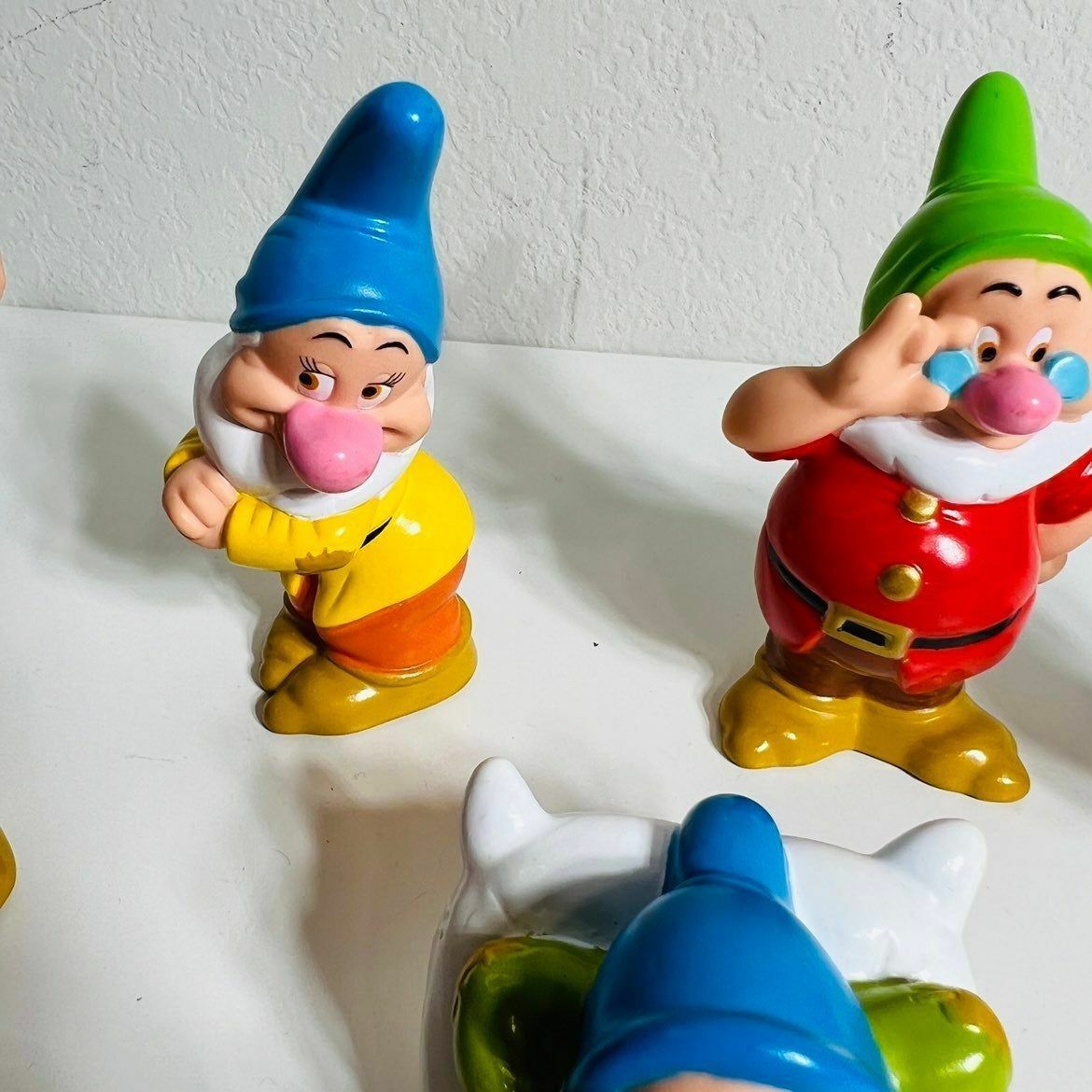 Snow White Dwarfs toy figures set of 5 toys Disney Sleepy, Bashful, Doc, Grumpy